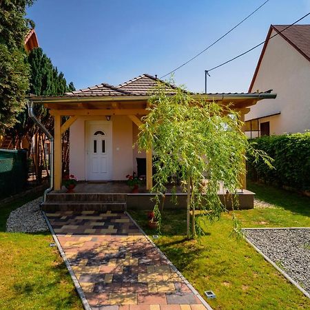 Pipacs Apartmanhaz Harkany Exterior photo