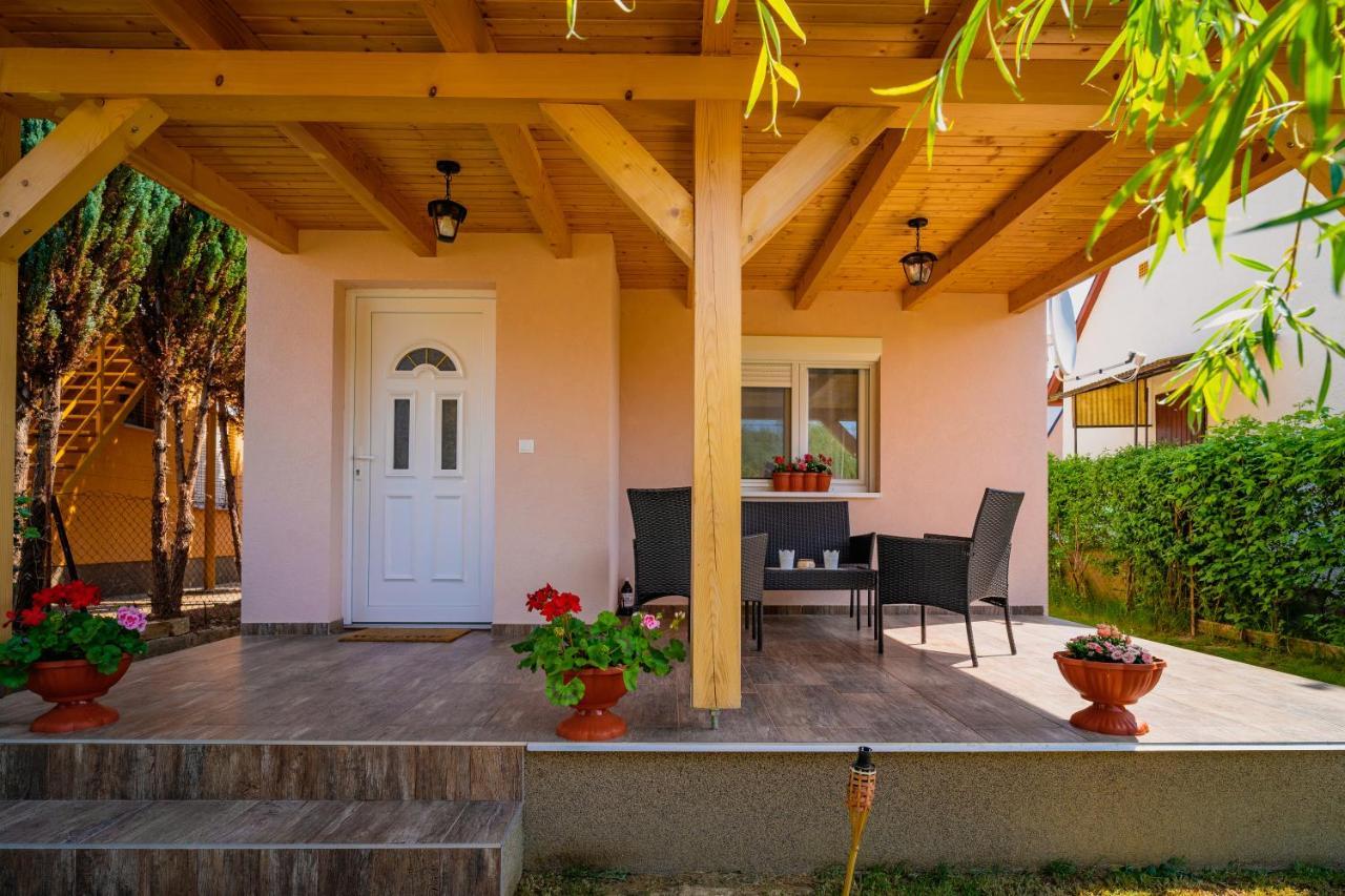 Pipacs Apartmanhaz Harkany Exterior photo